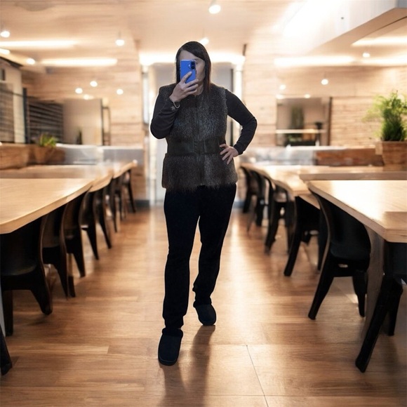 Fur Vest, authentic nutria fur, fits medium - Picture 8 of 8